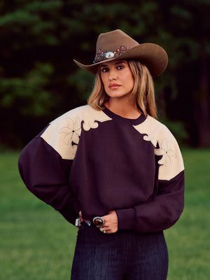 Wrangler x Lainey Wilson Lainey Crew Neck