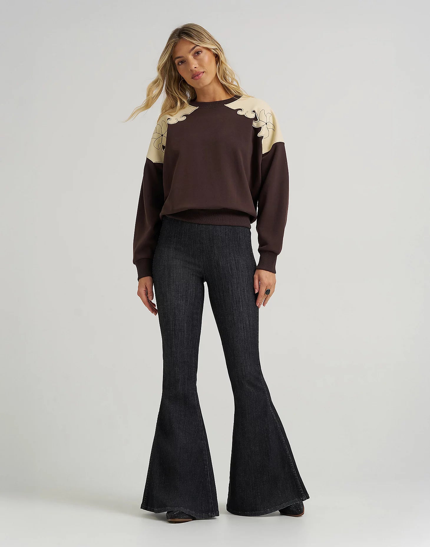 Wrangler x Lainey Wilson Lainey Crew Neck