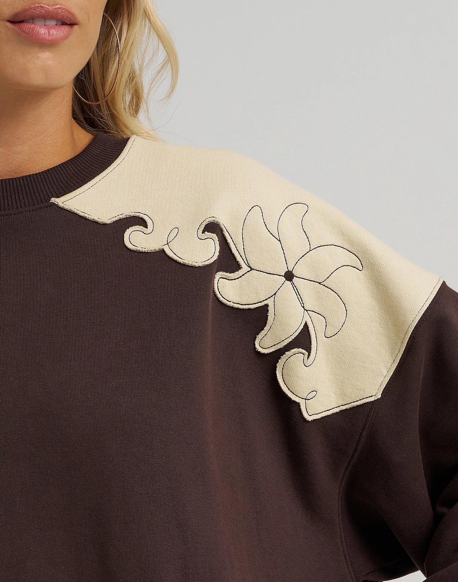 Wrangler x Lainey Wilson Lainey Crew Neck