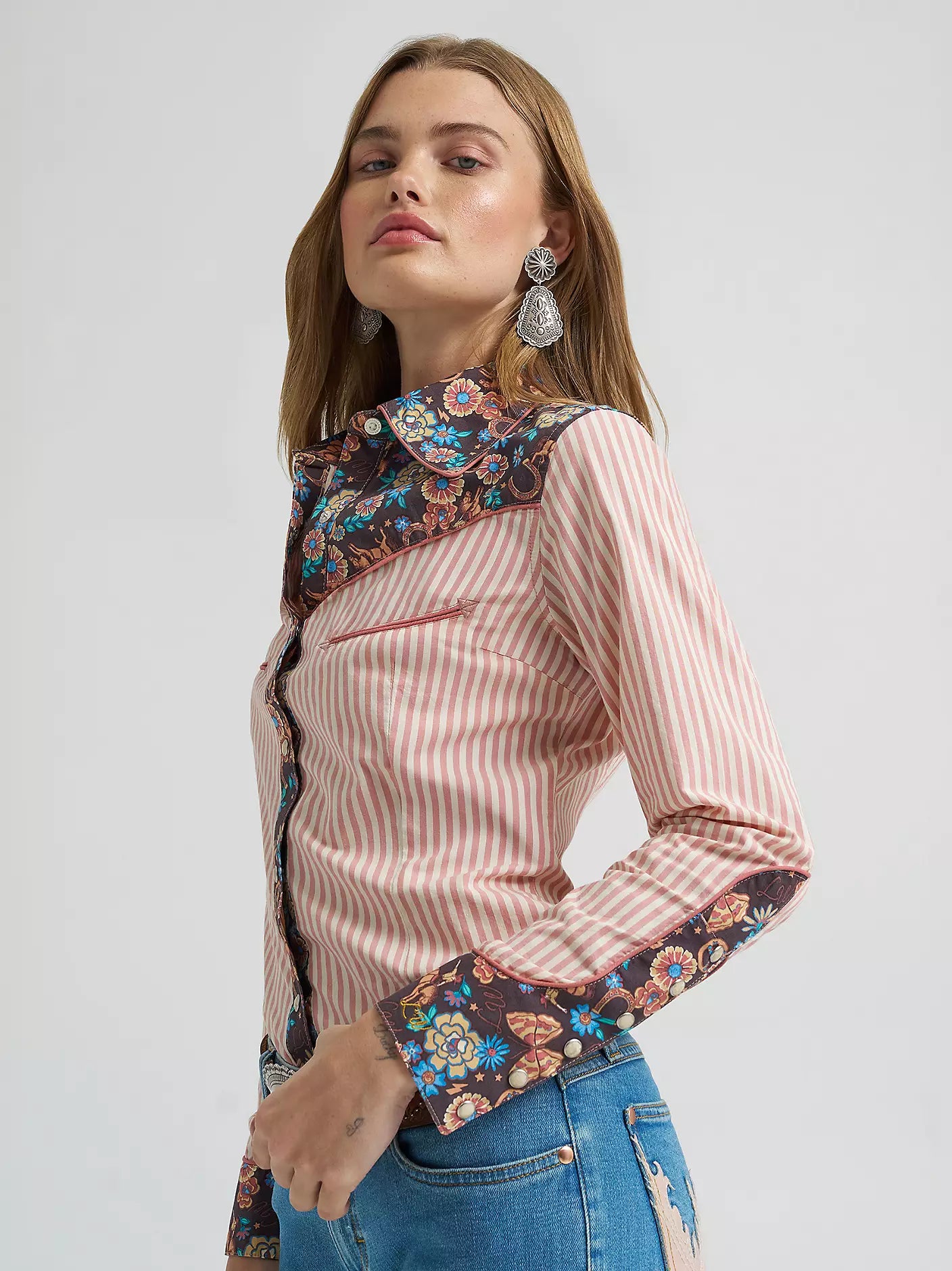 Lainey Wilson x Wrangler Prairie Print Shirt
