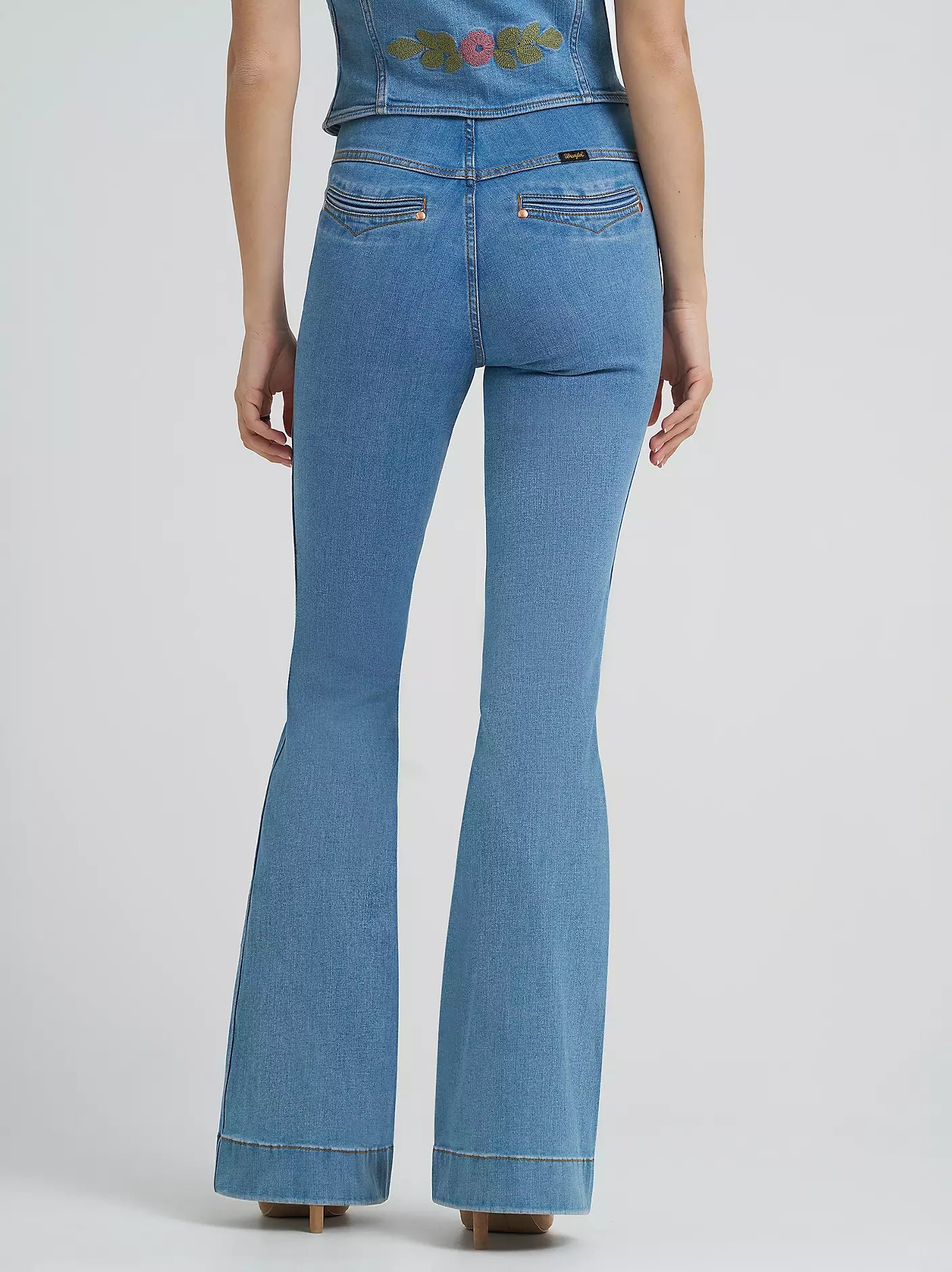 Lainey Wilson x Wrangler Novelty Pull On Flare
