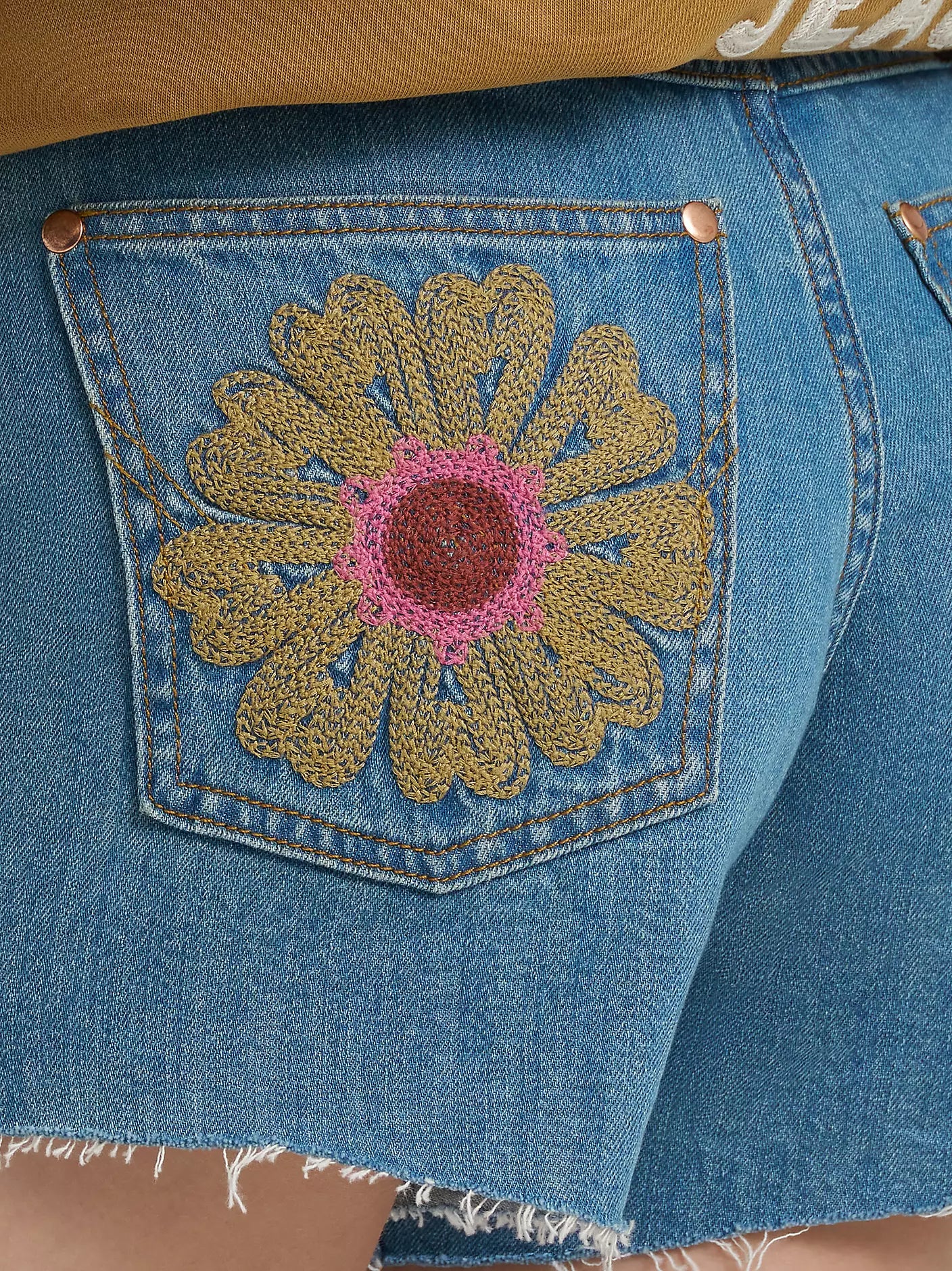 Lainey Wilson x Wrangler Embroidered Cowboy Short