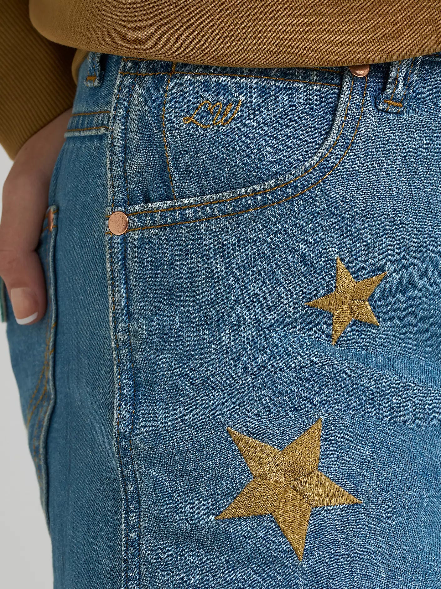 Lainey Wilson x Wrangler Embroidered Cowboy Short