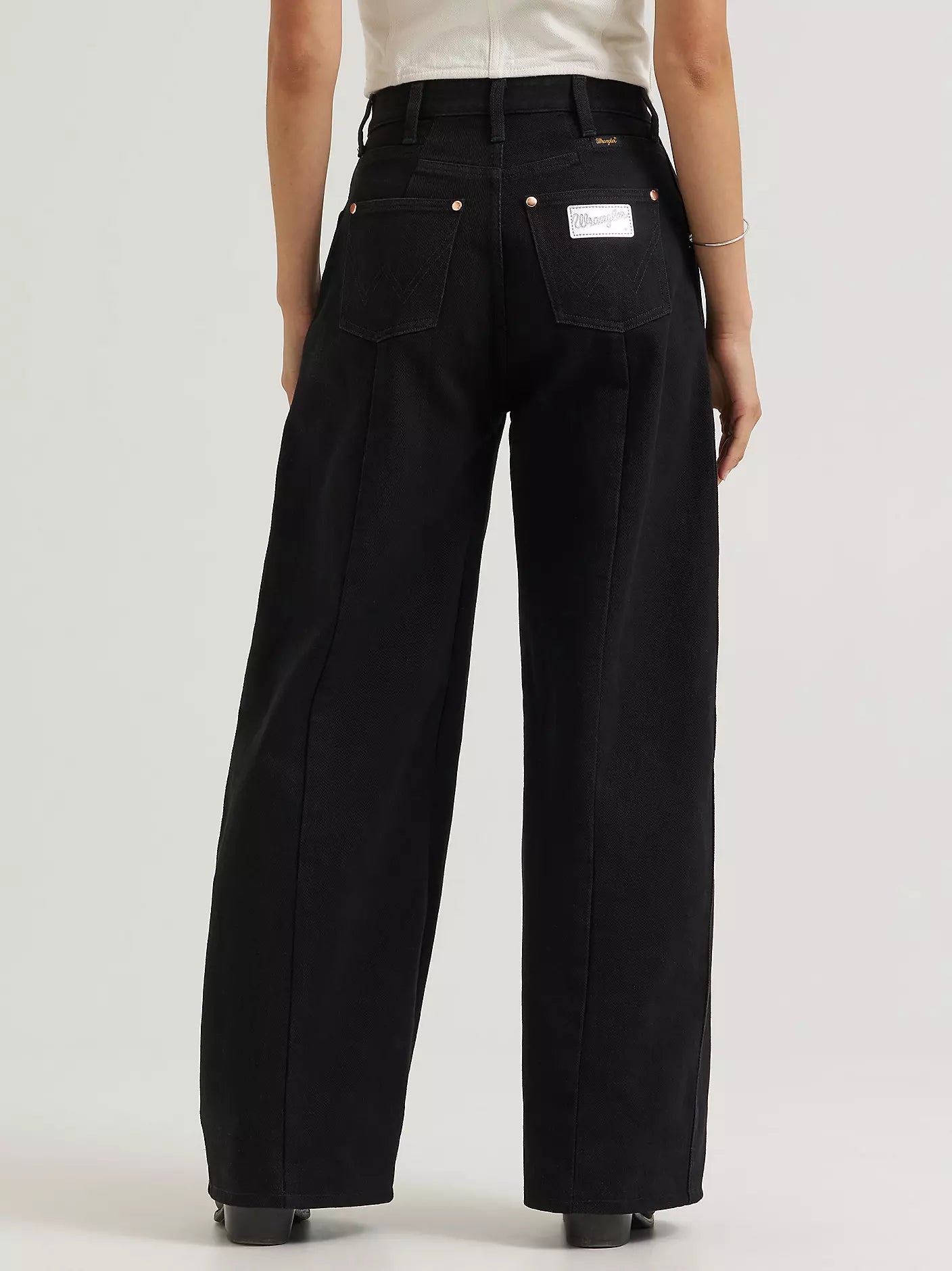 Lainey Wilson x Wrangler Tour Barrel Jean