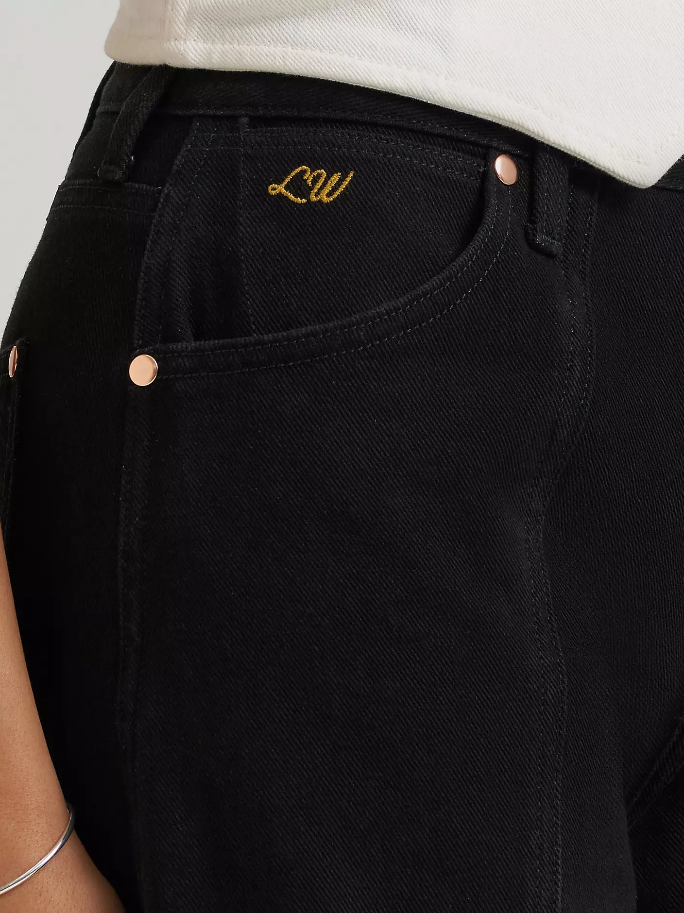 Lainey Wilson x Wrangler Tour Barrel Jean