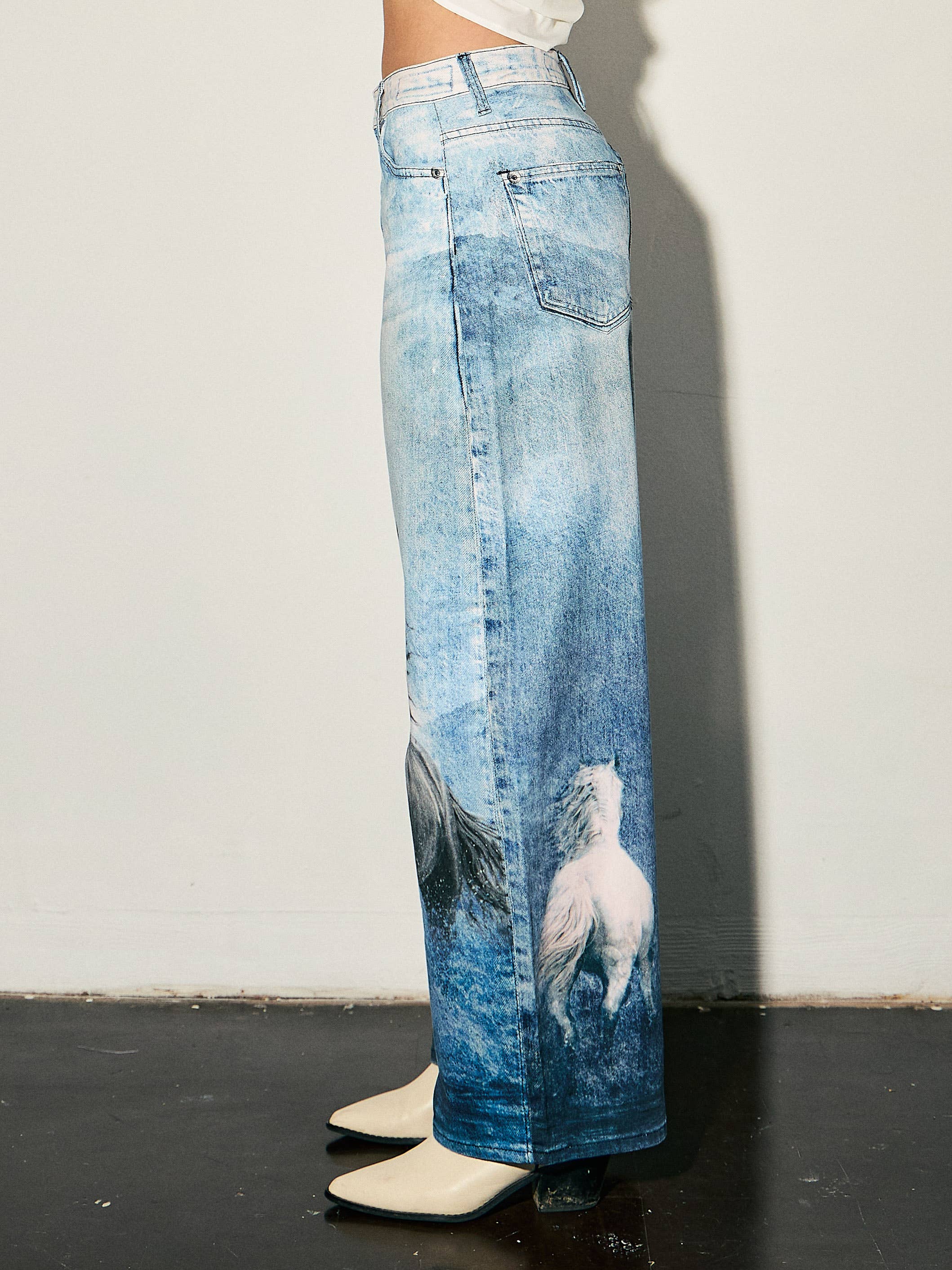 Run With Me Barrel Jeans